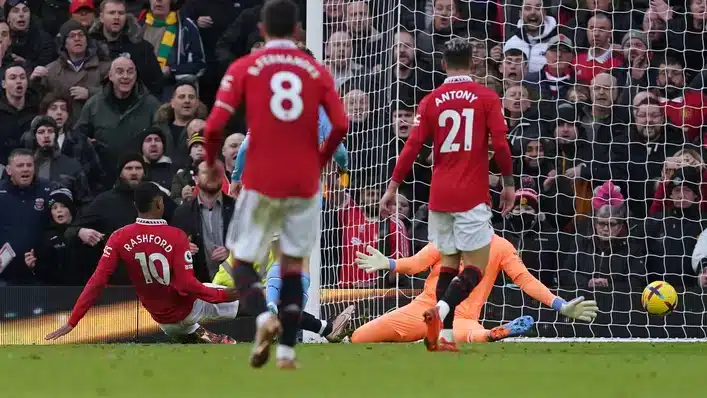 Marcus Rashford scores derby winner as Manchester United  beat City