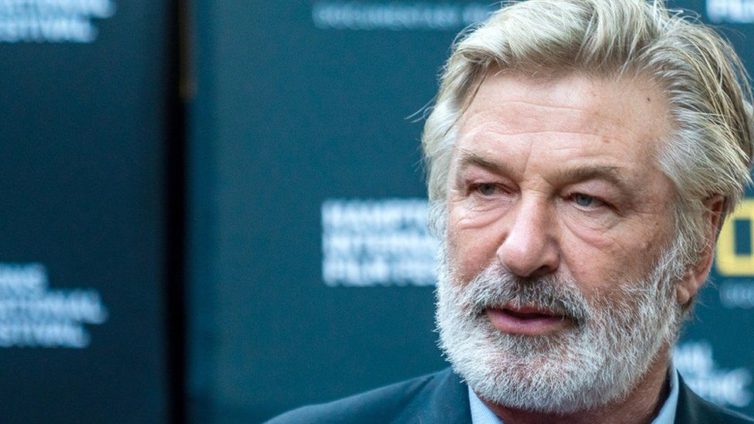Alec Baldwin to be charged with manslaughter in fatal shooting on the set of ‘Rust,’ DA says