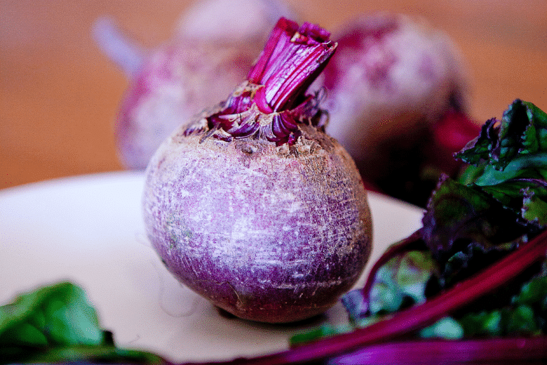 How to cut beets without staining your hands