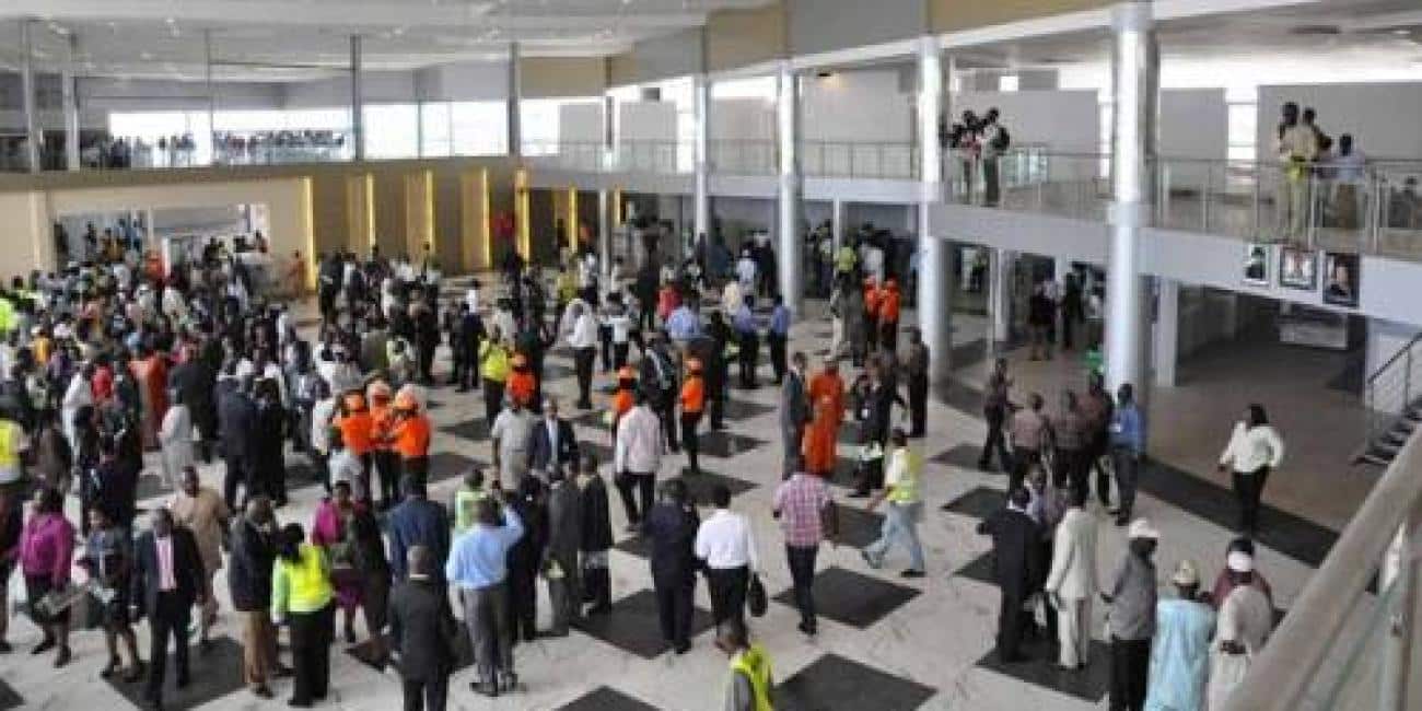 Air travelers stranded as Nigerian aviation workers demonstrate against Lagos Airport