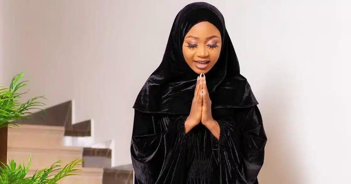 I pray five times everyday – Akuapem Poloo