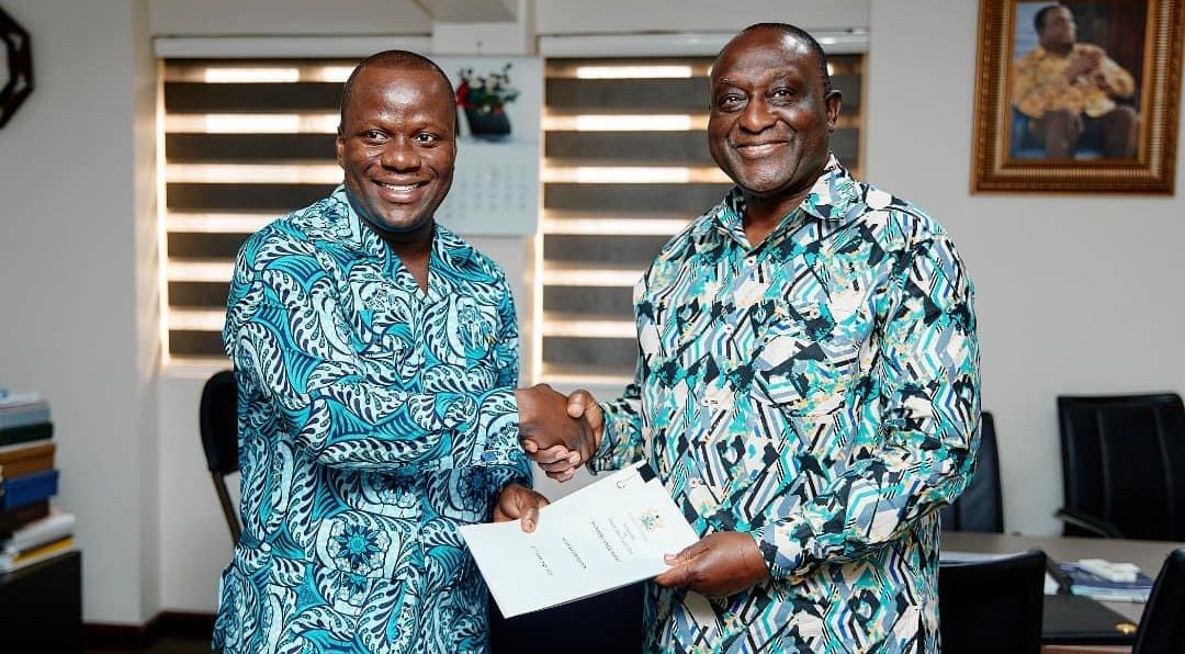 Alan Kyerematen hands over Trade Ministry to caretaker minister Samuel Jinapor
