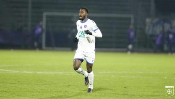 Christophe Pélissier lauded Elisha Owusu after impressive debut
