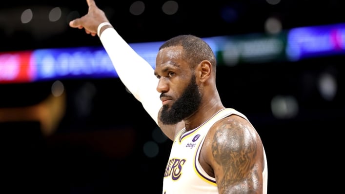 LeBron reaches 38,000 career points as Lakers lose late to 76ers