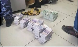 Customs officials thwart a bogus 80 million CFA at Aflao