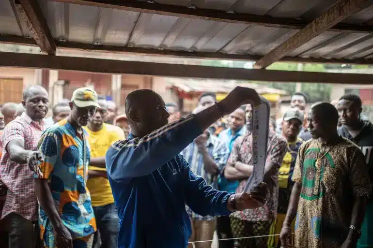 Nigeria elections: Long delays mark parliamentary vote