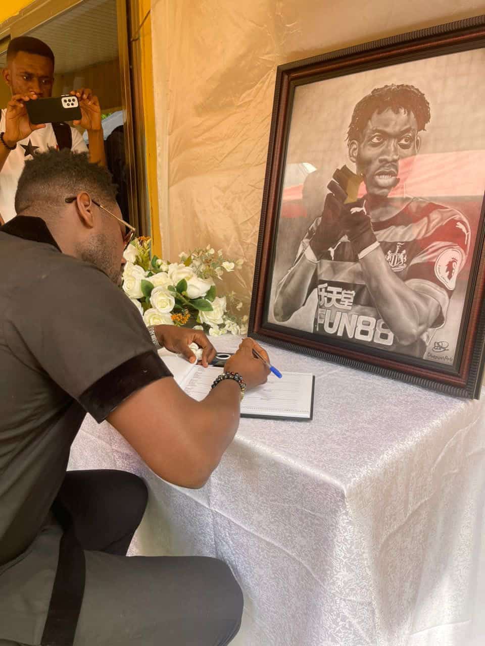 Asamoah Gyan, Muntari, others sign book of condolence for Christian Atsu