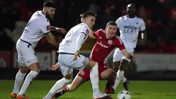 York draws with Boreham Wood to snap its losing run