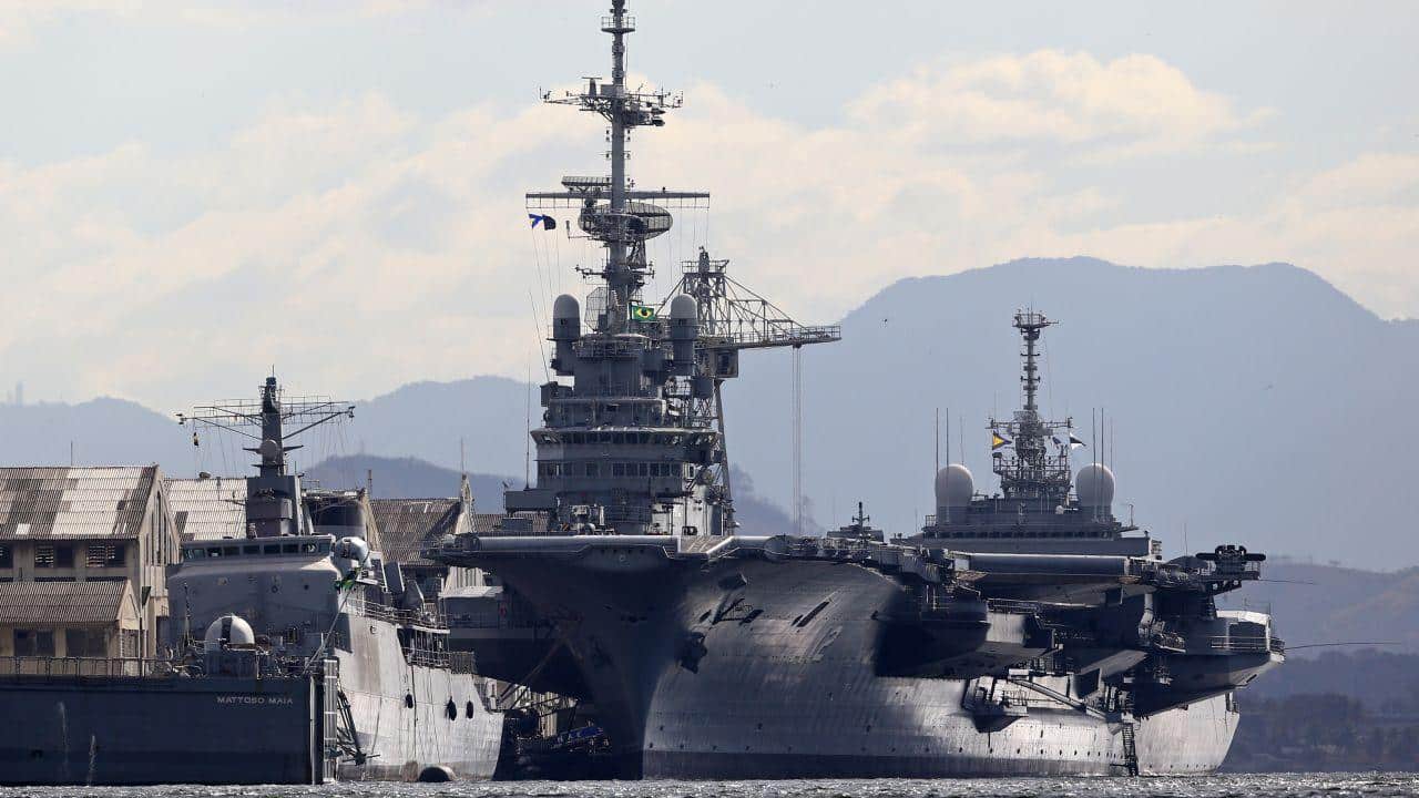 Brazilian Navy declares to destroy the “ghost” aircraft carrier at sea