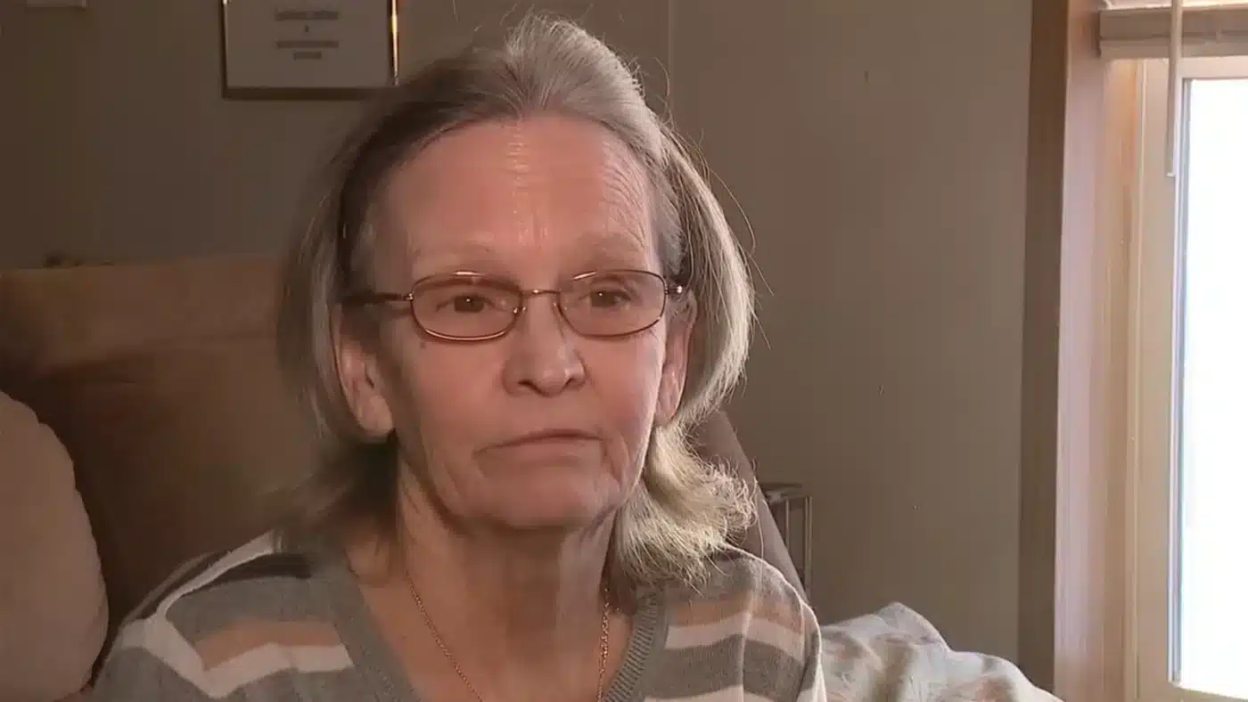 Woman on her way to work discovers $15,000 inside bag; returns it to the police