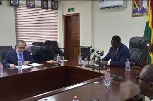 The World Bank applauds the government’s expenditures and educational initiatives