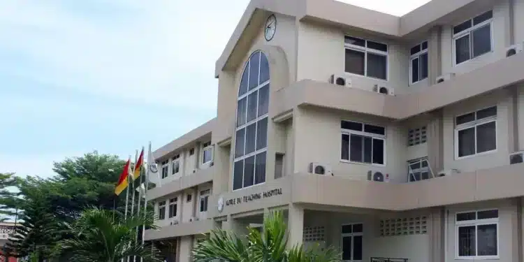 Korle Bu doctors suspend strike