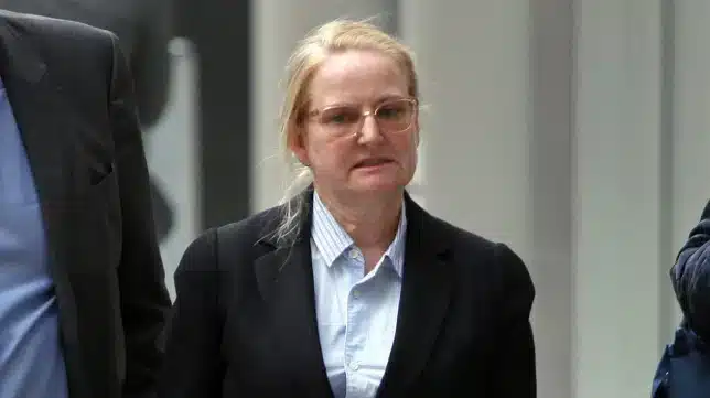 Woman to pay £1,000,000  court fee for refusing to vacate a millionaire’s mansion