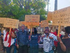 Voluntary participation is not the same as complete exemption – Pensioner bondholders