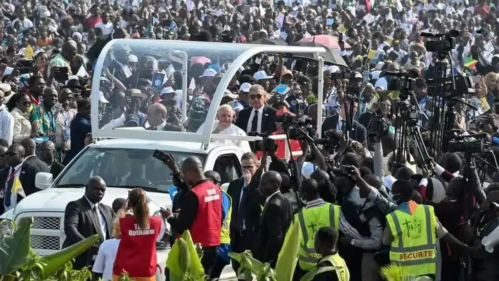 Pope Francis in DR Congo: A million celebrate Kinshasa Mass