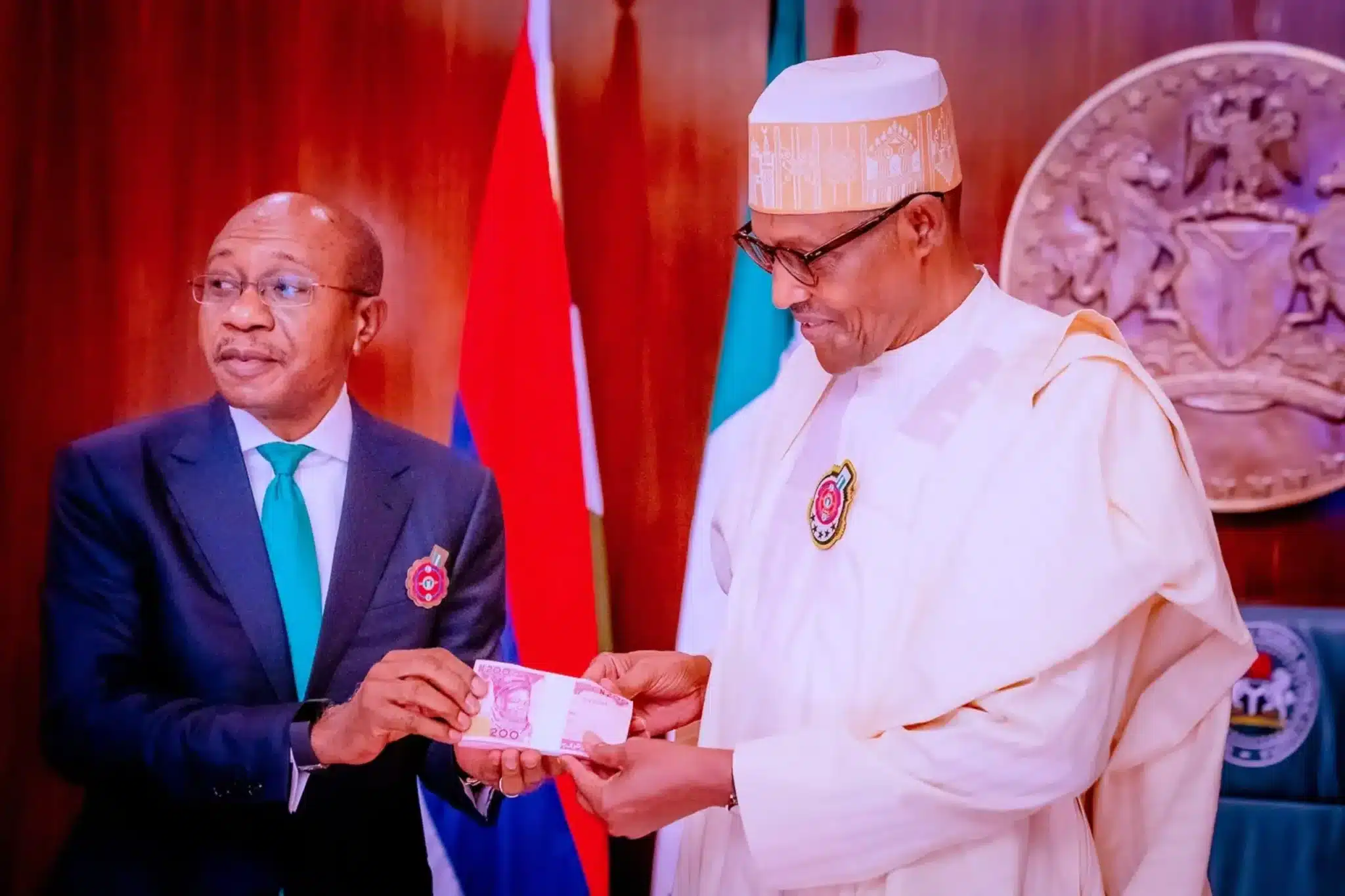 Naira scarcity: Three APC Governors sue Nigeria’s Buhari over new Naira notes