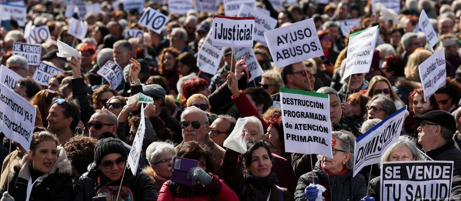Thousands protest in Madrid for better healthcare