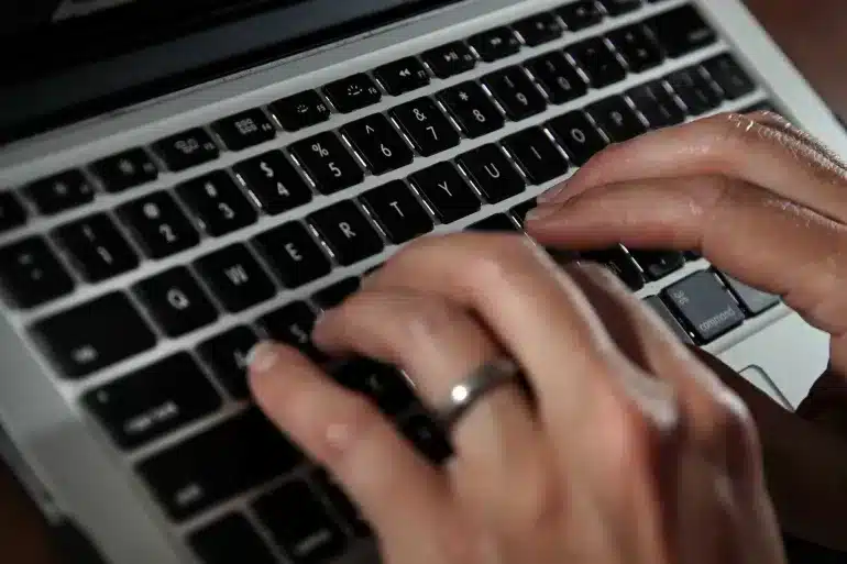 Bahrain looses in UK spyware case