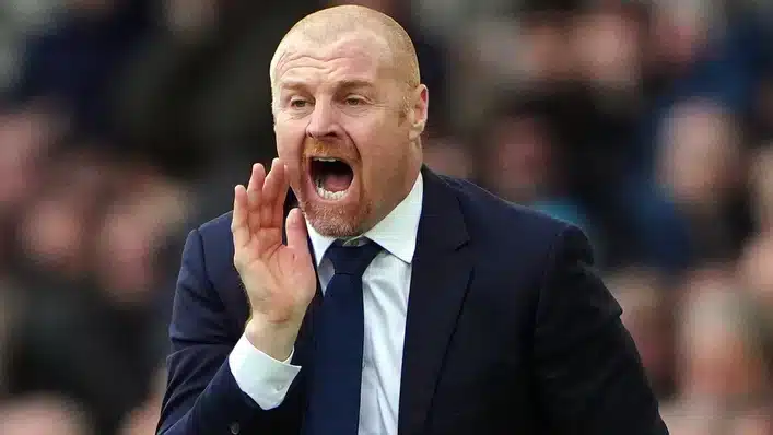 Everton beat Premier League leaders Arsenal
