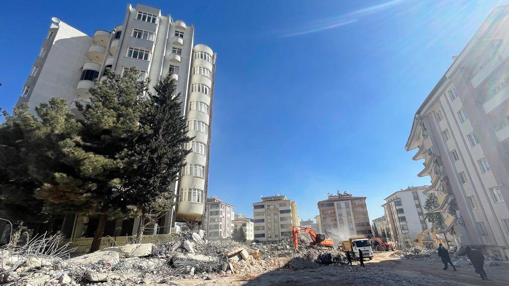 Turkey earthquake: The warnings at the luxury apartments that turned to dust