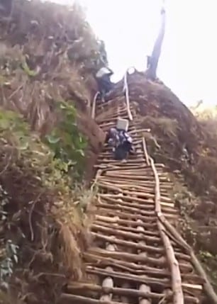 Ugandan nurse risks life to deliver vaccines