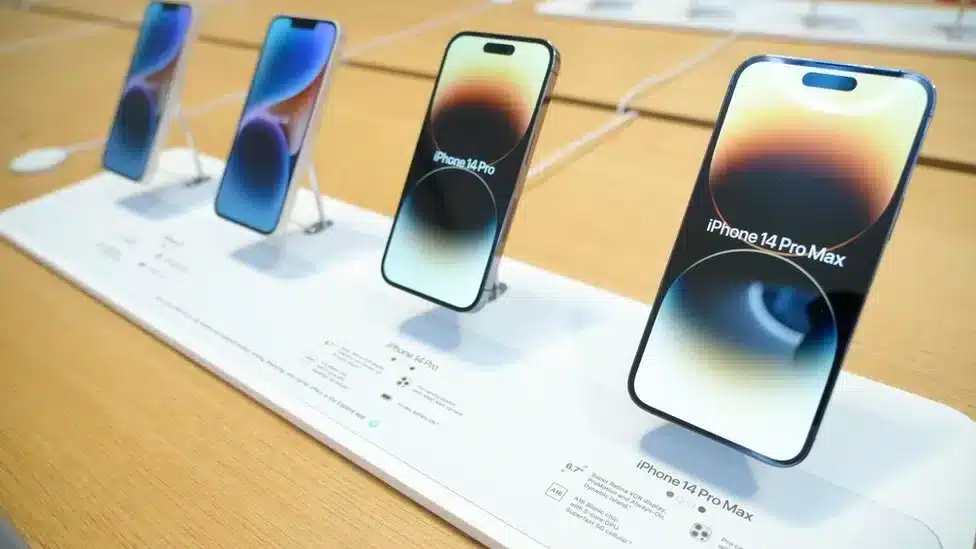 Apple records biggest drop in sales since 2019