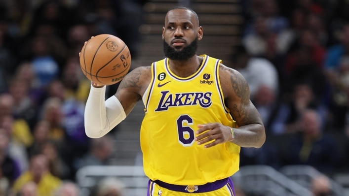 Ham says Lakers do not discuss LeBron’s record chase