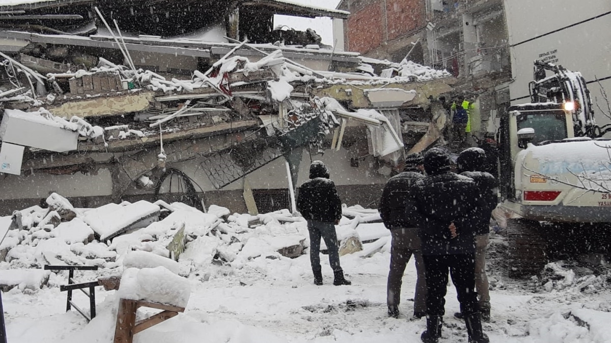 Freezing weather conditions impedes rescue operation in Turkey-Syria earthquake