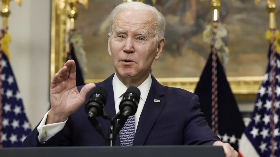 Silicon Valley Bank: Global bank stocks fall, despite assurances from Biden
