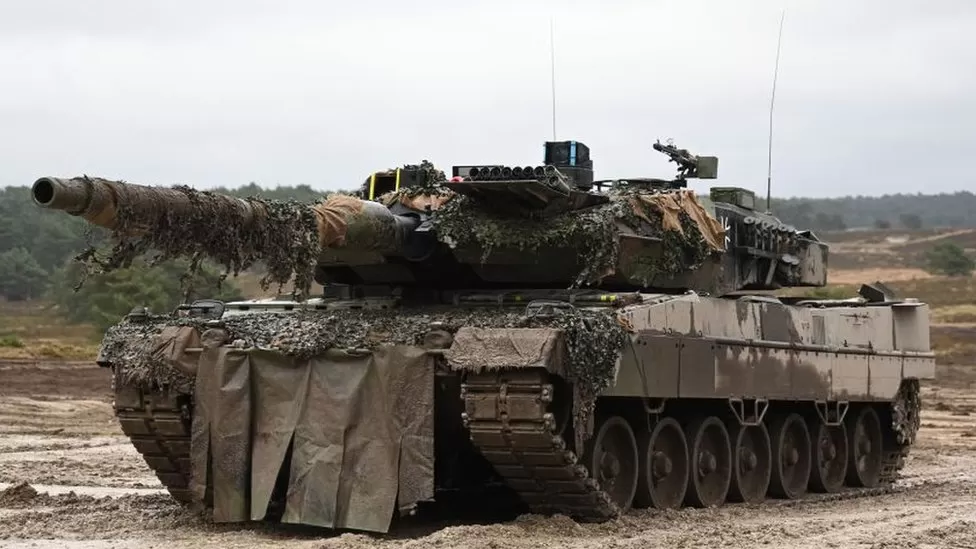 Ukraine receives Leopard tanks from Germany