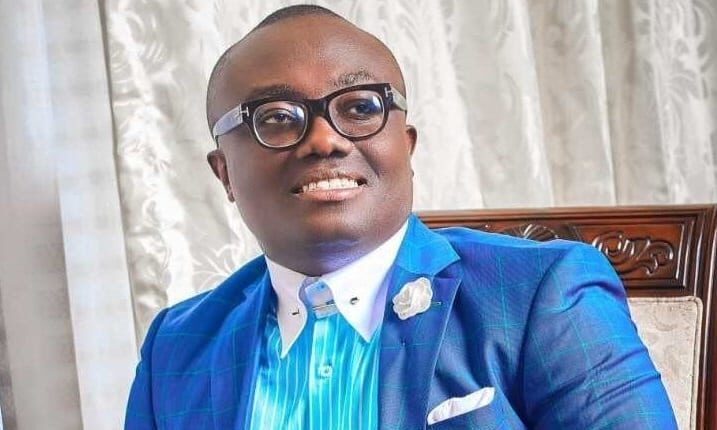 Bola Ray celebrates his 46th birthday with dapper pictures