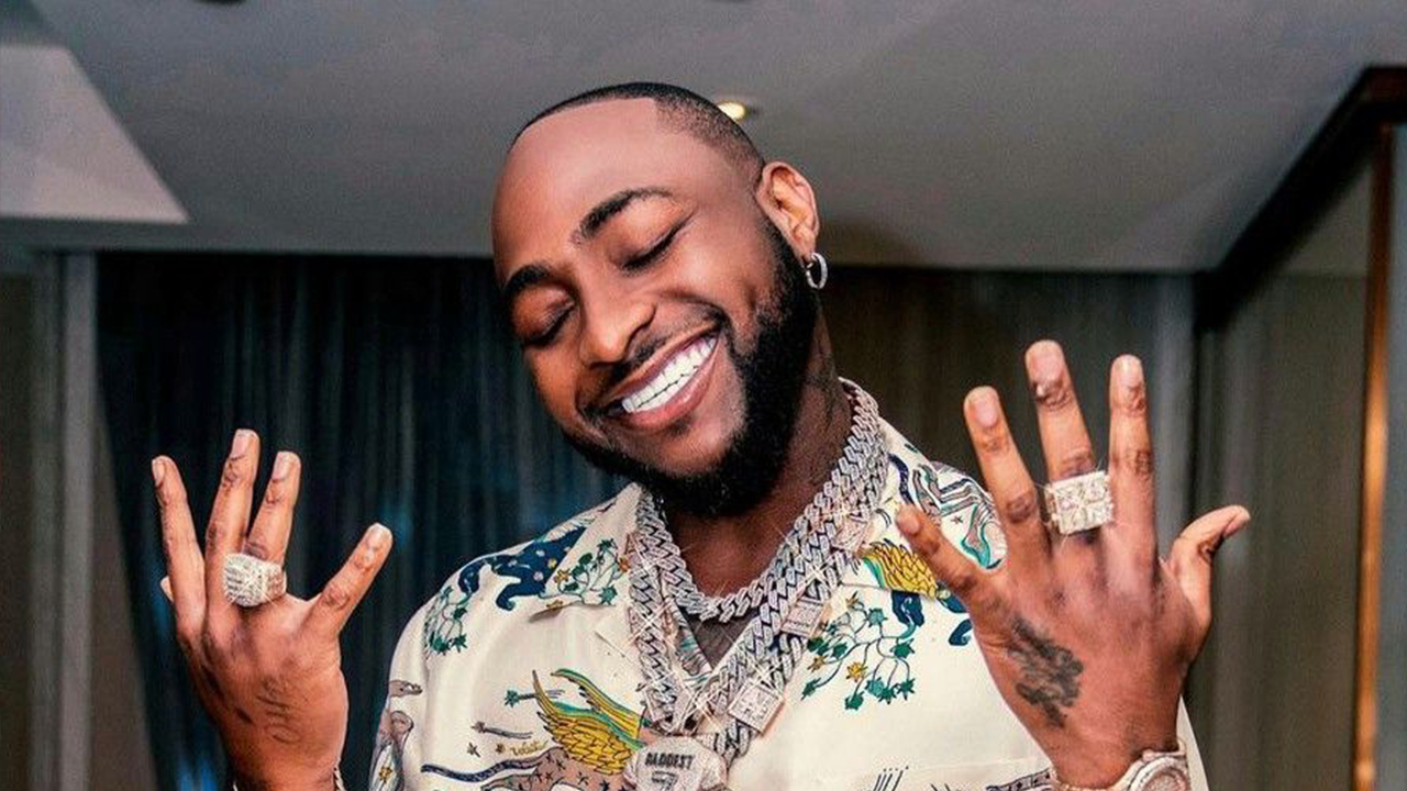 ‘Davido is happy again’ – Fans react as singer is seen partying