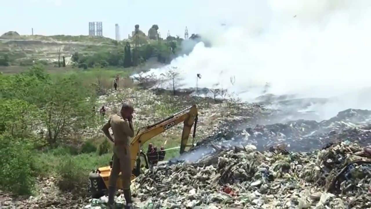Fume from gigantic trash chokes many in India