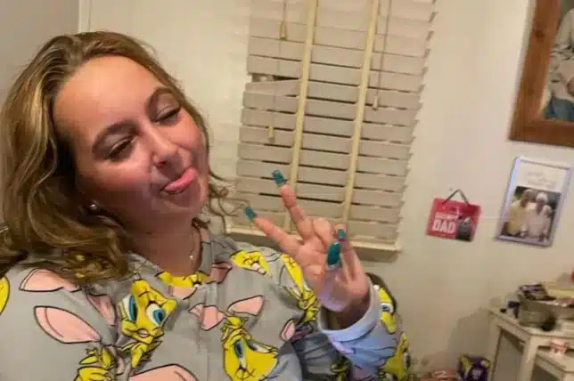 20-year-old “healthy” woman suddenly passes away in her father’s arms