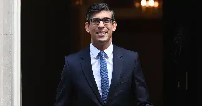 Despite resistance from Boris and Truss, the Commons votes in favor of Rishi’s Brexit plan