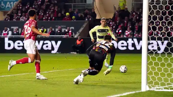 Man City cruise into FA Cup quarters