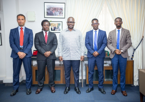 Housing Minister urges SuCasa to expand affordable luxury housing projects to other regions