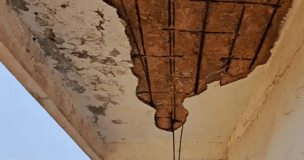 The iconic Tema ‘White House’ rots away