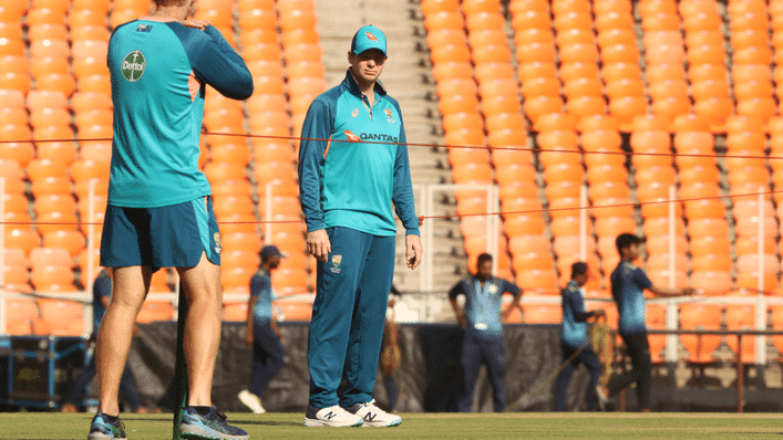 Smith in the dark on Ahmedabad surface