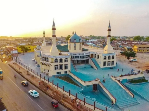 Loud applause as Bawumia hands over splendid reconstructed Central Mosque