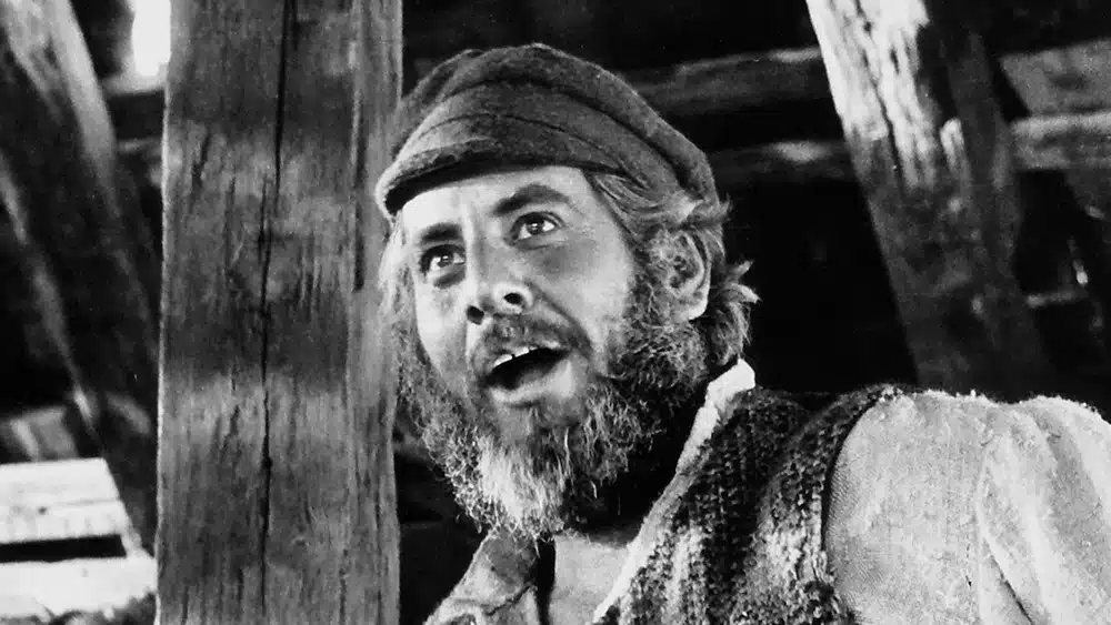 Chaim Topol: Fiddler on the Roof star dies aged 87