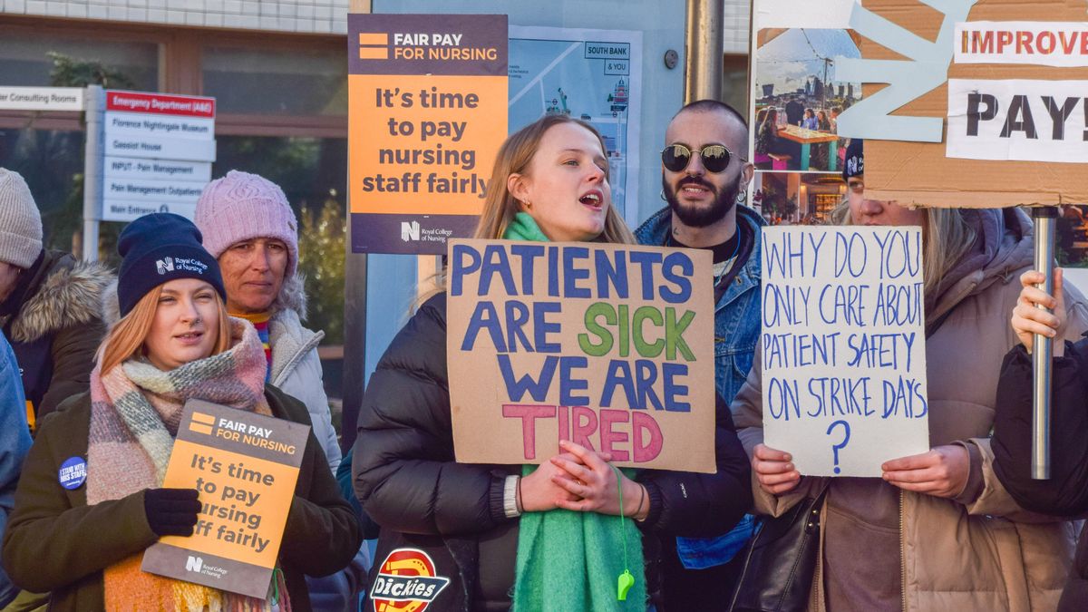 Nursing union announces fresh strikes as members reject pay offer