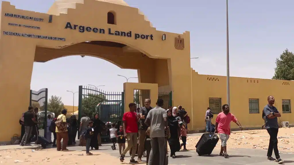 Many Sudanese families escape Egypt to flee fighting