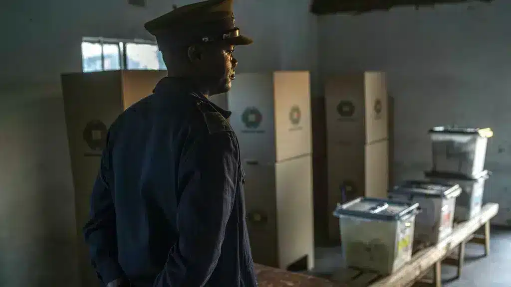 Zimbabwean Human rights activists charges Zimbabwean EC with exposing  contacts of voters