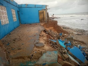 Homes in Moree destroyed by tidal waves, leaves more than 30 people homeless