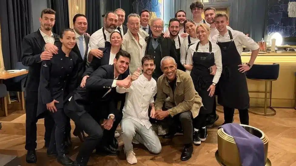 Barack Obama and friends pulls a surprise on Barcelona restaurant