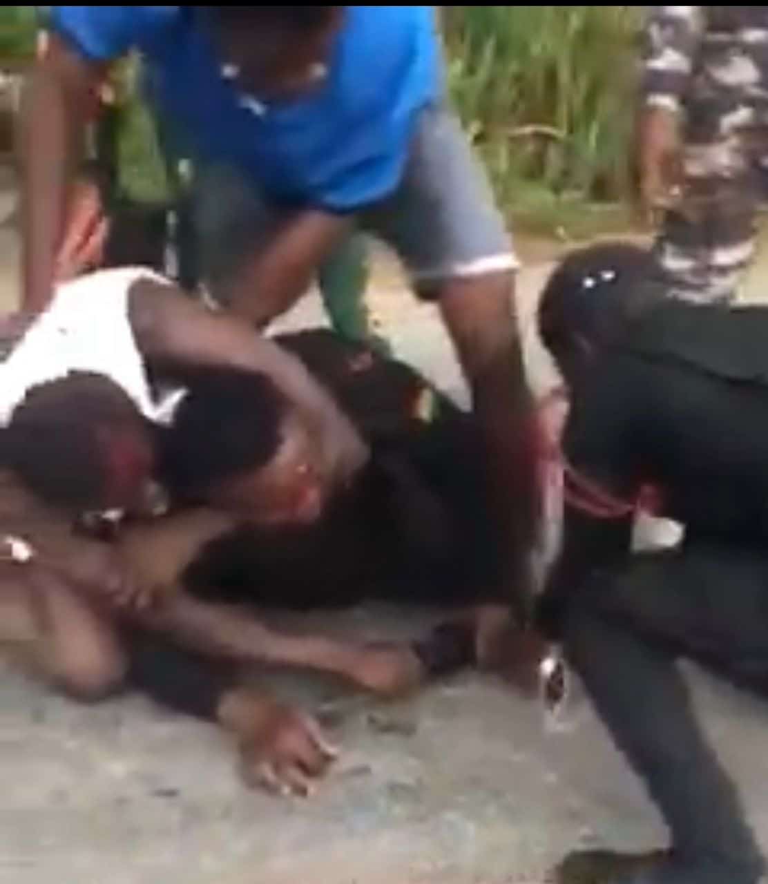 5 people who allegedly assaulted a police officer over “rat carcass” detained