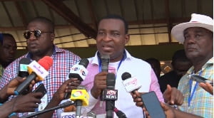 Kumawu: Moment Chairman Wontumi went down his knees to appeal for votes