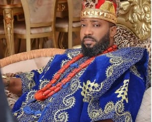 Frederick Leonard condemns movie crew members with body odour