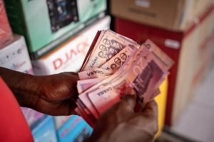 A dollar is sold at GH¢11.30, GH¢10.93 on interbank market as of April 7